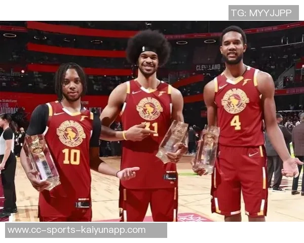 莫布里上半场表现出色高炮台状态回暖贡献10分5板2助1帽三分命中率高达66 莫布里上半场表现出色高炮台状态回暖贡献10分5板2助1帽三分命中率高达66